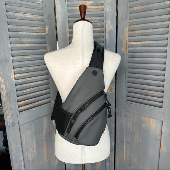 Duchamp London Sling Bag Backpack Rubberized Charcoal - Picture 15 of 15